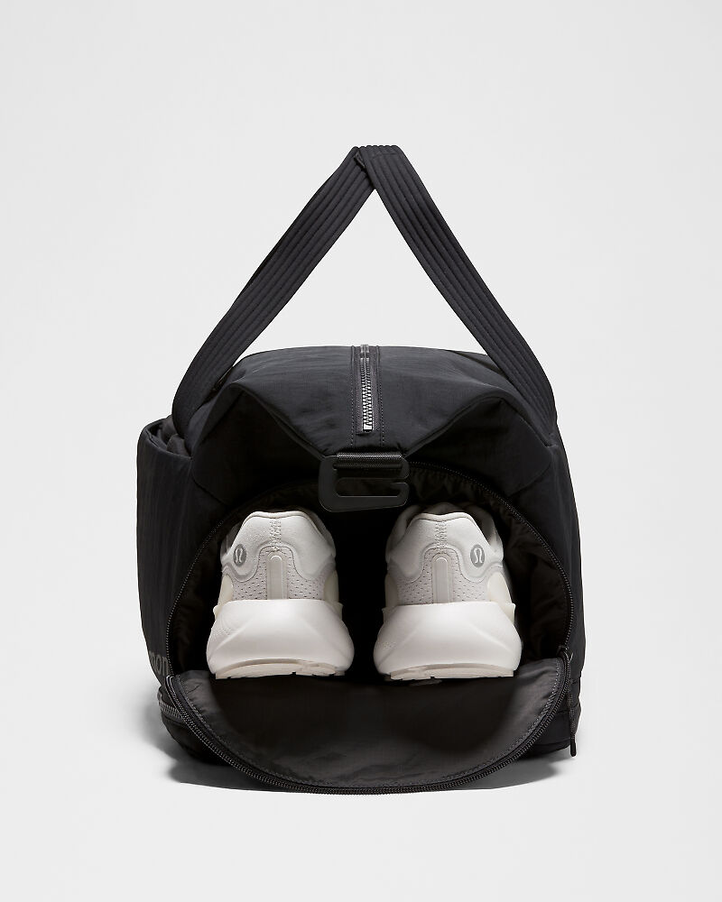 lululemon 3-in-1 Gym Duffle Bag 30L | Fleet Feet