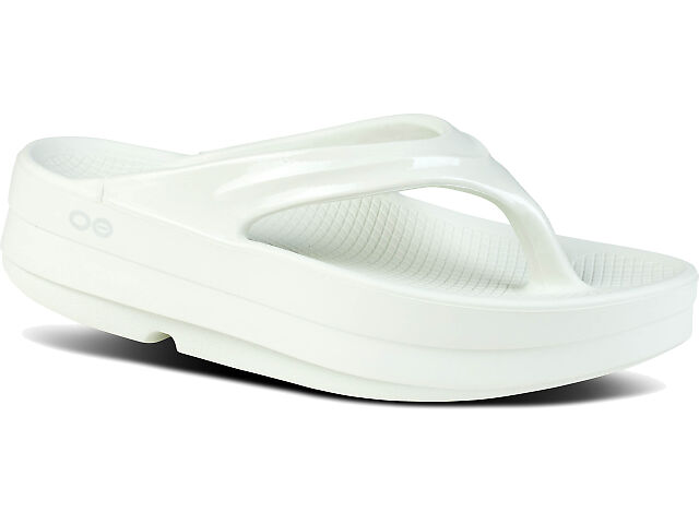 Women's OOmega OOlala Thong | Free Shipping $99+ | Fleet Feet